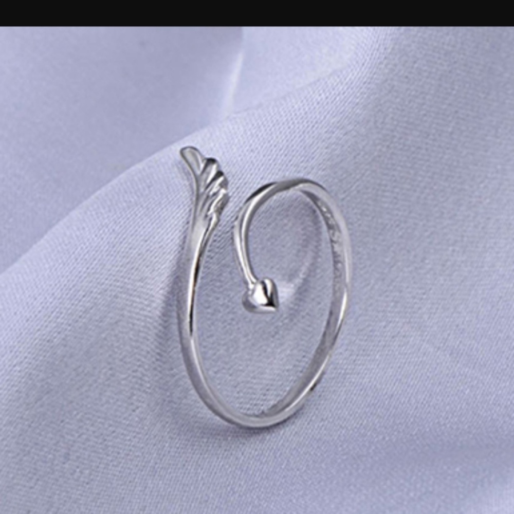 3/25 🦋Adjustable Feather and Heart Ring